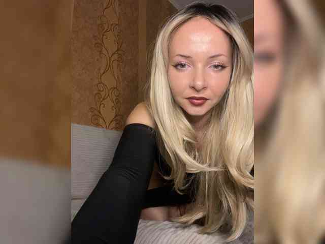 Kristinochka0316 webcam