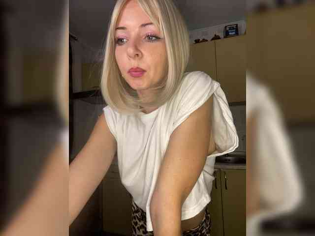 Kristinochka0316 webcam