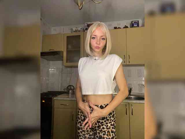Kristinochka0316 webcam