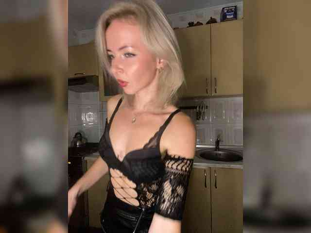 Kristinochka0316 webcam