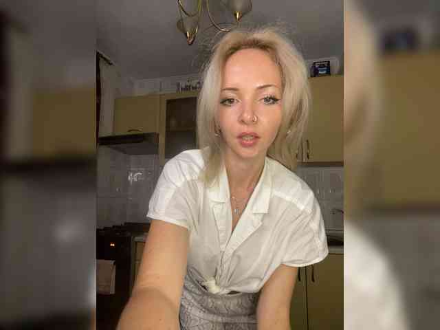 Kristinochka0316 webcam
