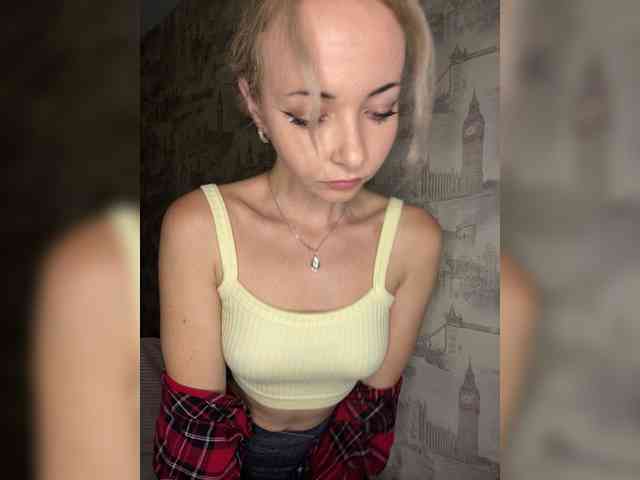 Kristinochka0316 webcam