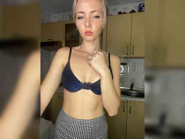 Kristinochka0316 webcam