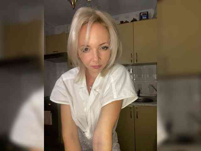 Kristinochka0316 webcam