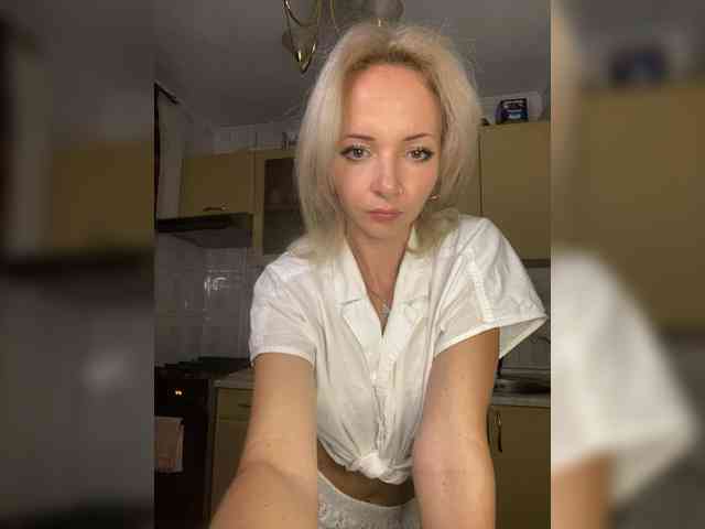 Kristinochka0316 webcam