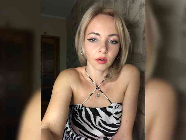 Kristinochka0316 webcam