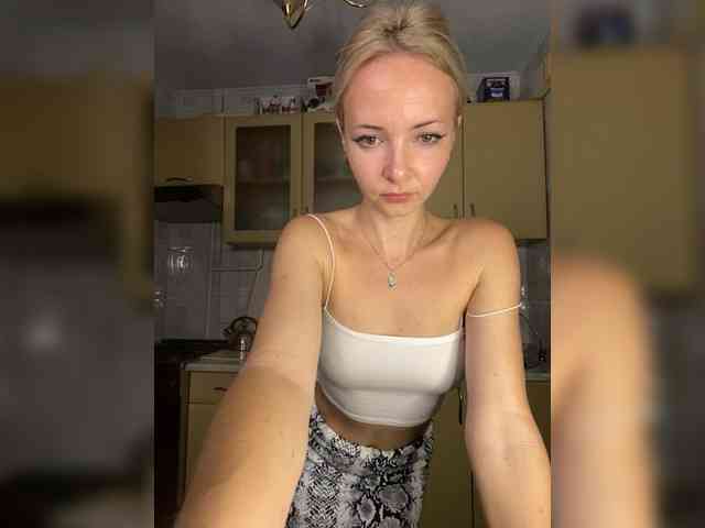 Kristinochka0316 webcam