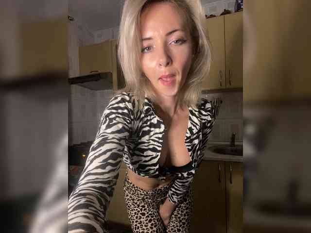 Kristinochka0316 webcam