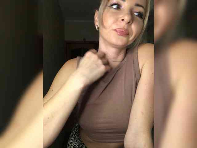 Kristinochka0316 webcam