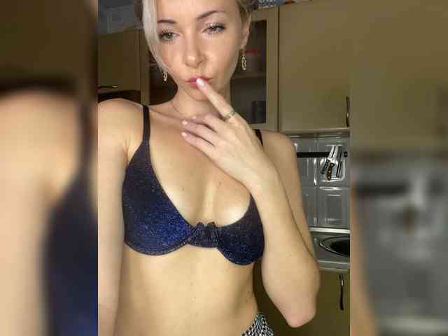 Kristinochka0316 webcam