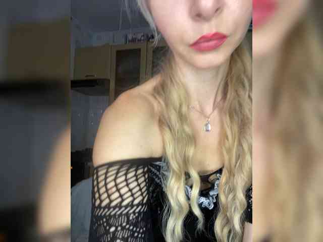 Kristinochka0316 webcam