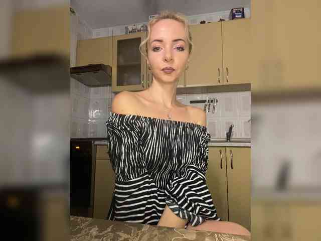 Kristinochka0316 webcam