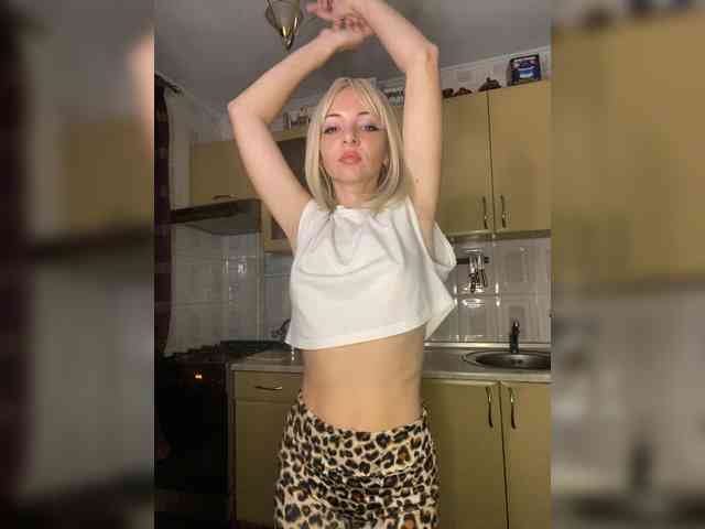 Kristinochka0316 webcam