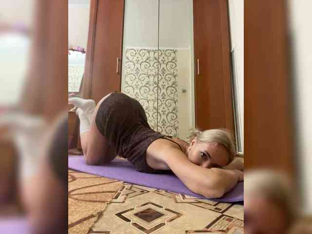 Kristinochka0316 webcam