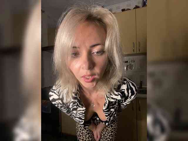 Kristinochka0316 webcam