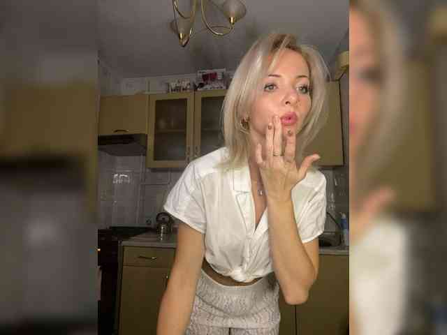 Kristinochka0316 webcam