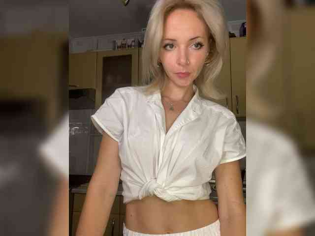 Kristinochka0316 webcam