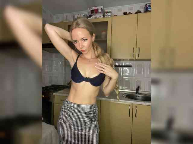 Kristinochka0316 webcam