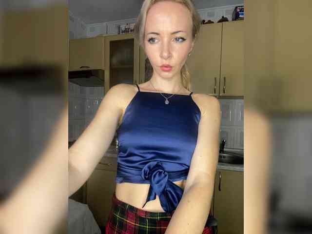 Kristinochka0316 webcam