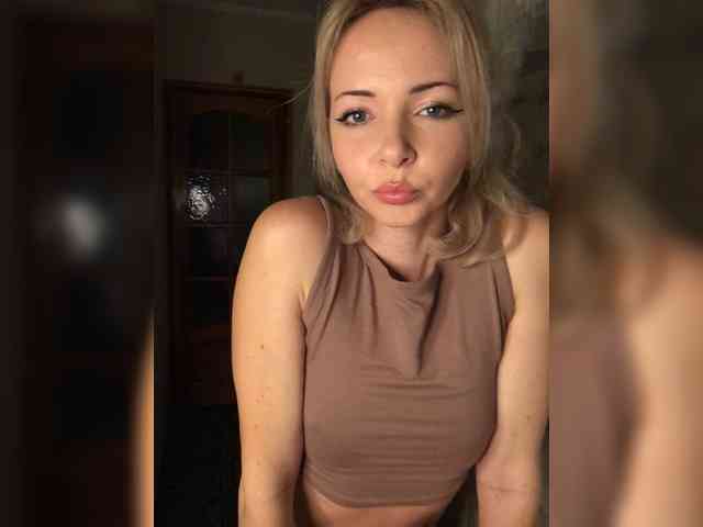 Kristinochka0316 webcam