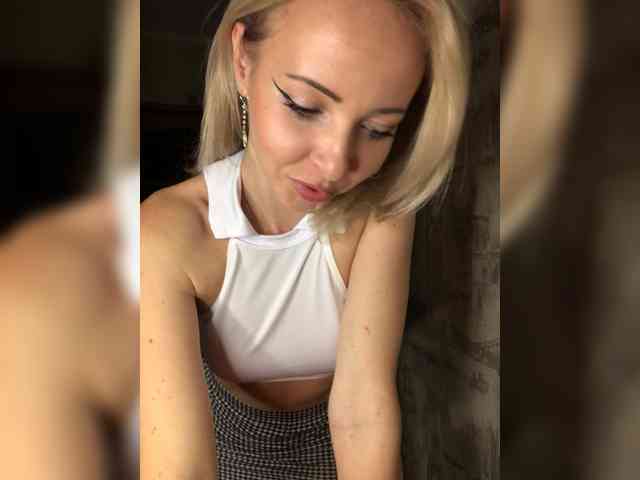 Kristinochka0316 webcam