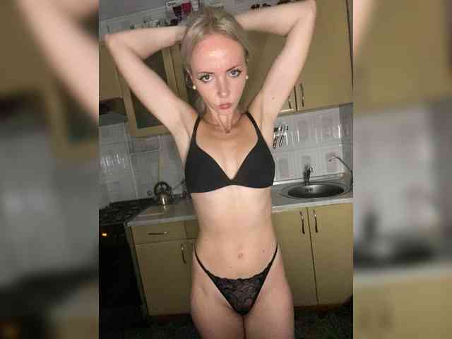 Kristinochka0316 webcam