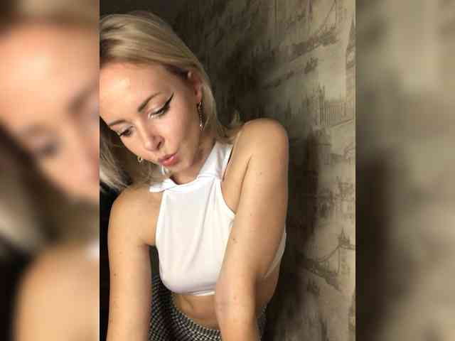 Kristinochka0316 webcam