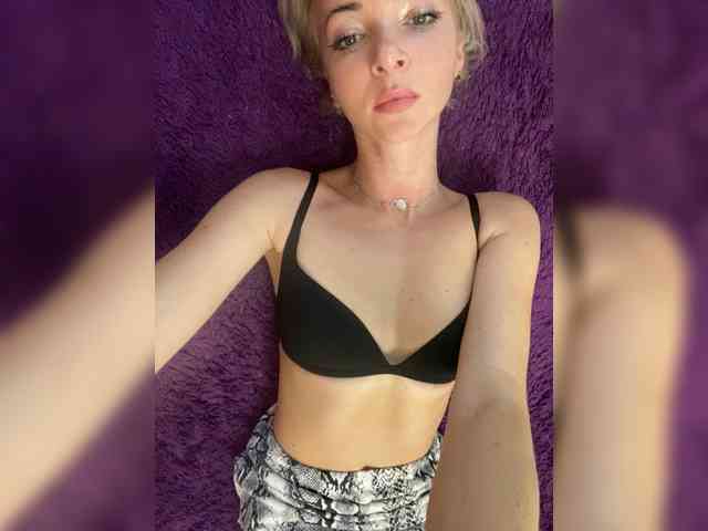 Kristinochka0316 webcam