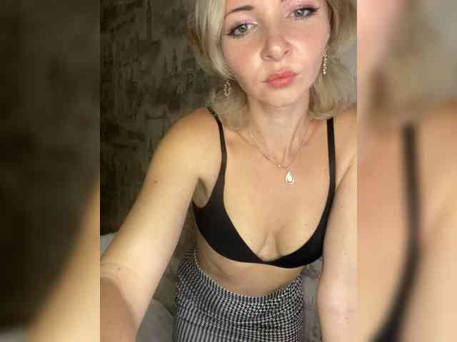 Kristinochka0316 webcam