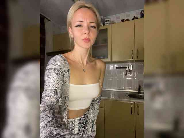 Kristinochka0316 webcam
