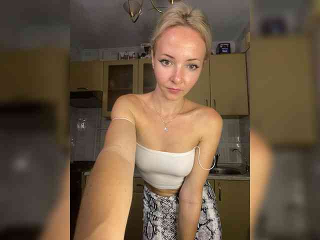 Kristinochka0316 webcam