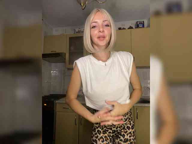 Kristinochka0316 webcam