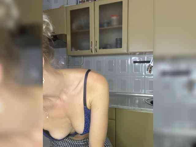 Kristinochka0316 webcam