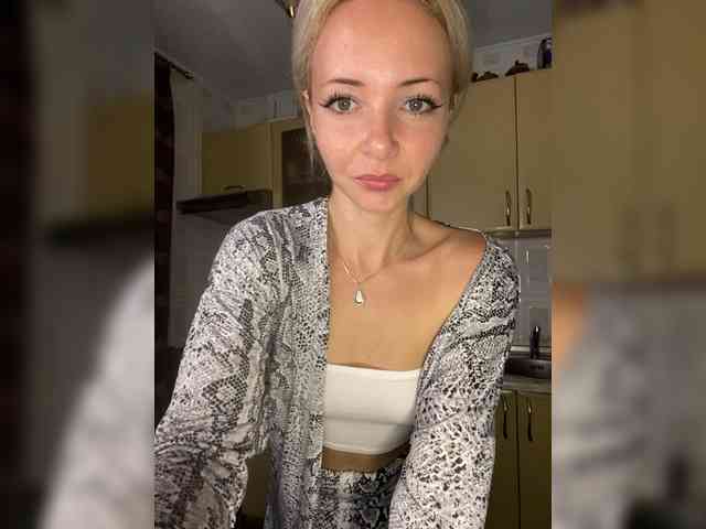 Kristinochka0316 webcam
