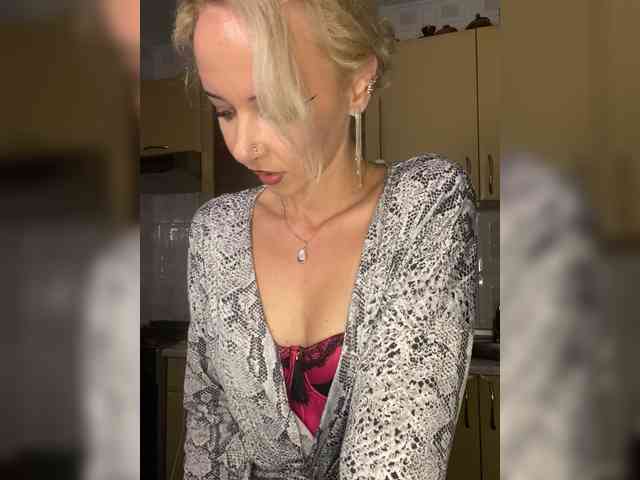 Kristinochka0316 webcam