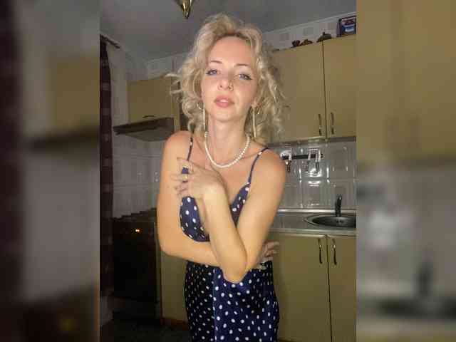 Kristinochka0316 webcam