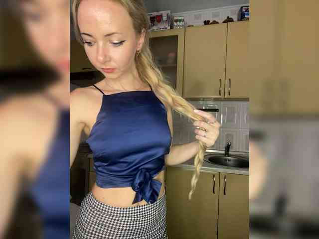 Kristinochka0316 webcam