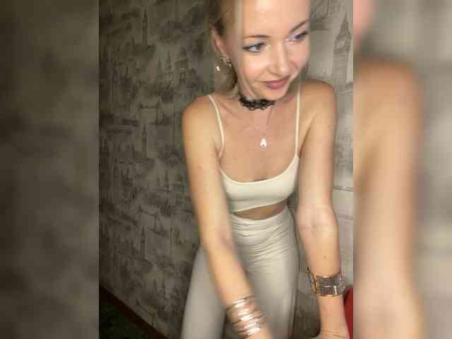 Kristinochka0316 webcam