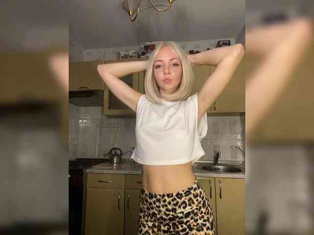 Kristinochka0316 webcam