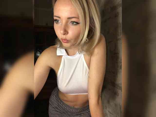 Kristinochka0316 webcam