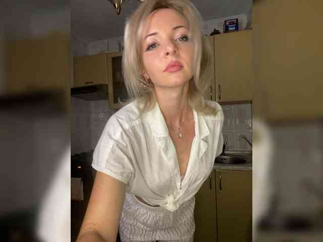 Kristinochka0316 webcam