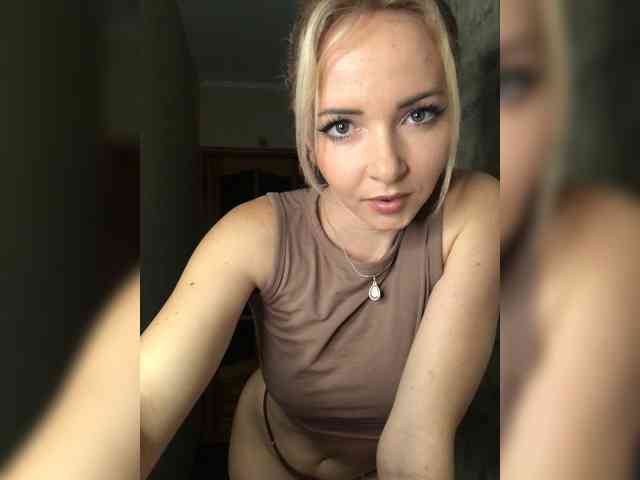 Kristinochka0316 webcam