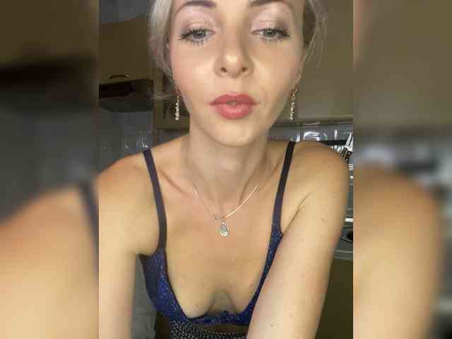 Kristinochka0316 webcam