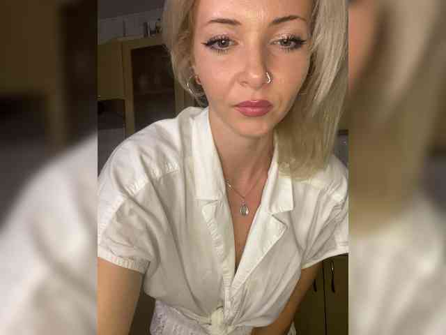 Kristinochka0316 webcam