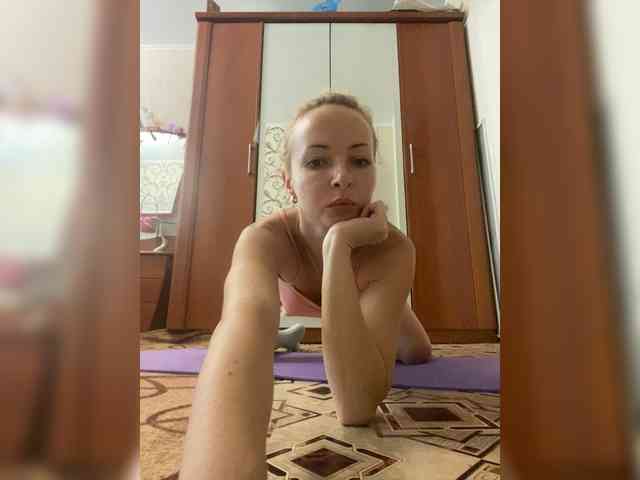 Kristinochka0316 webcam