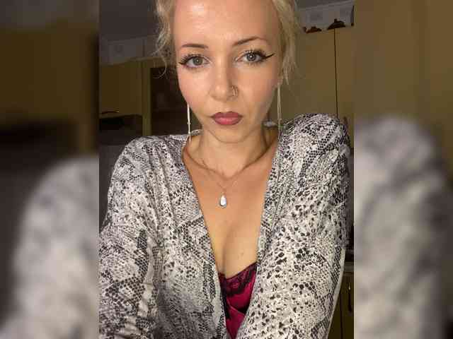 Kristinochka0316 webcam