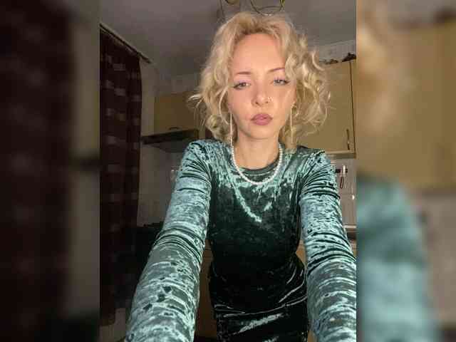 Kristinochka0316 webcam