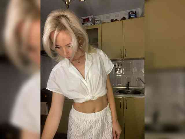 Kristinochka0316 webcam