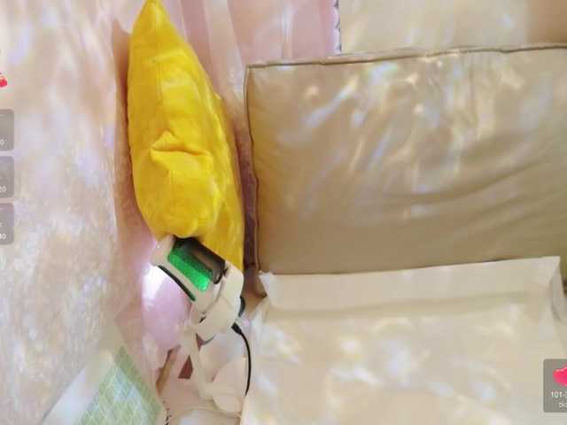 Anne-Sweet's BongaCams show and profile