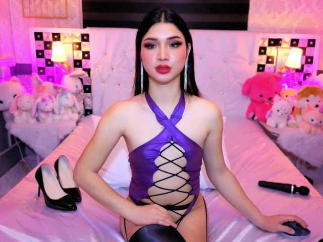 Watch NadiaEclair Streaming Live